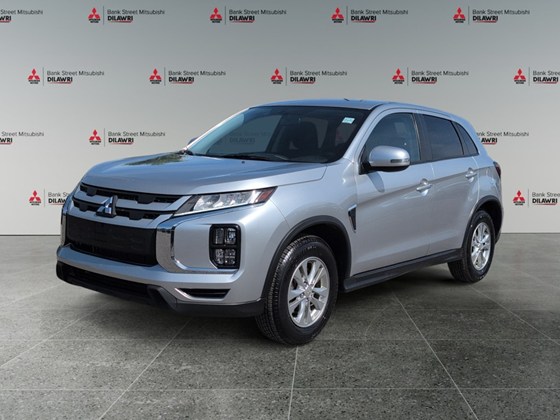 2024 Mitsubishi RVR SE