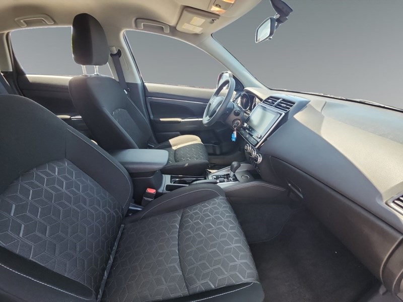 2022 Mitsubishi RVR ES FWD