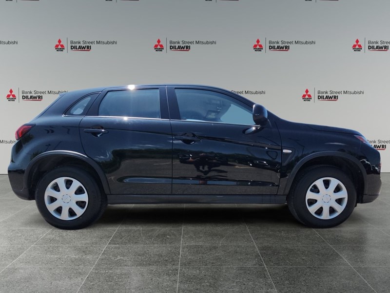 2022 Mitsubishi RVR ES FWD