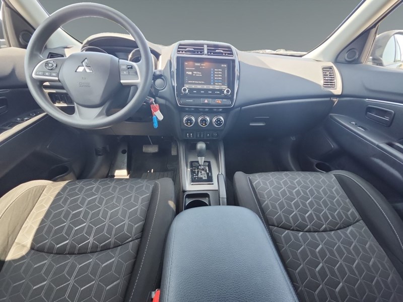 2022 Mitsubishi RVR ES FWD