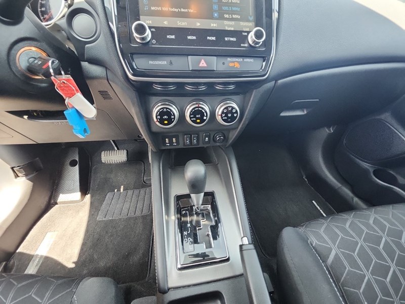 2022 Mitsubishi RVR ES FWD