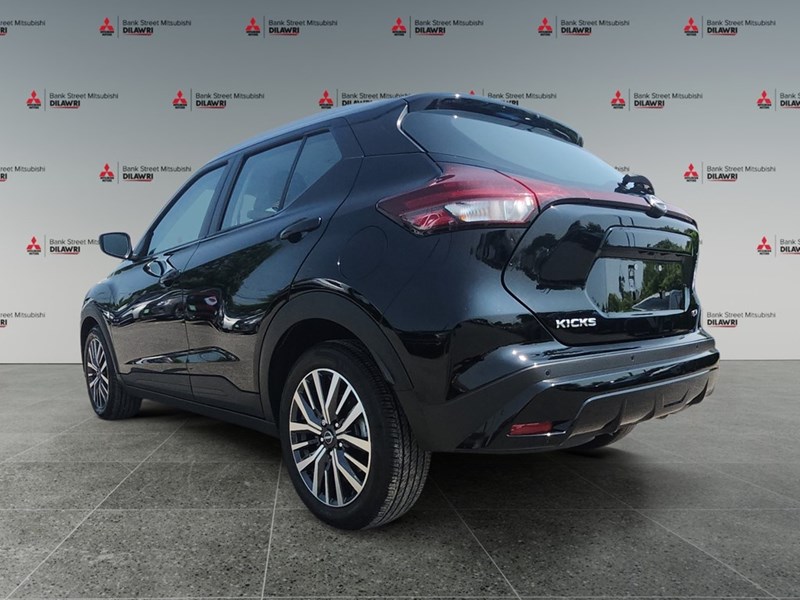 2023 Nissan Kicks SV FWD