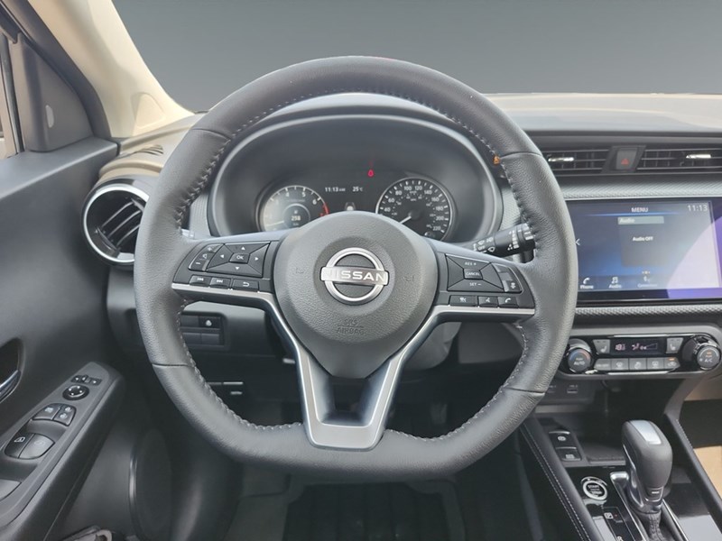 2023 Nissan Kicks SV FWD