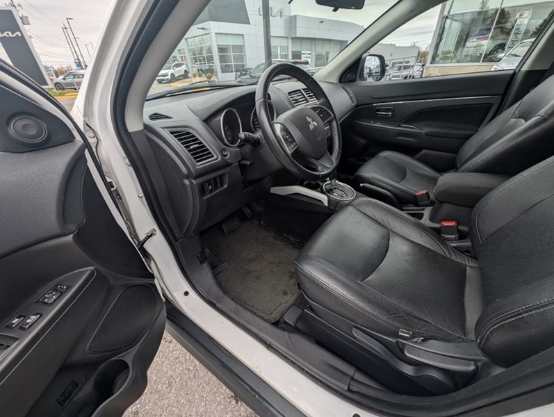 2014 Mitsubishi RVR 2WD 4dr  SE
