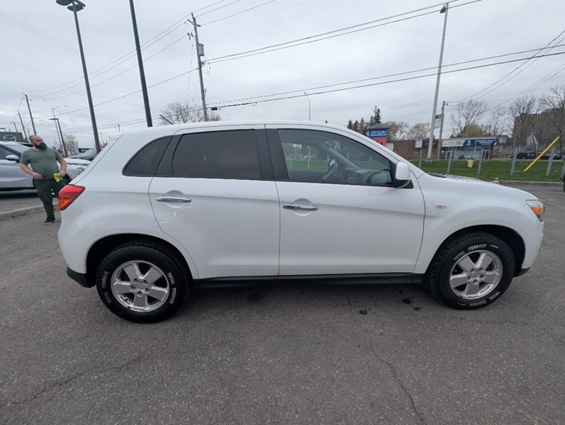 2014 Mitsubishi RVR 2WD 4dr  SE