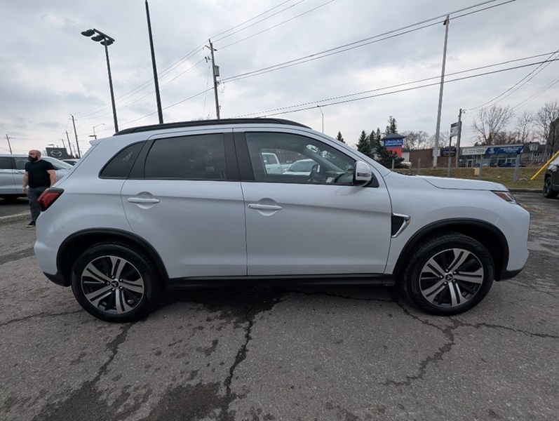2023 Mitsubishi RVR SEL AWC