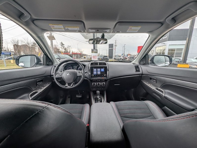 2023 Mitsubishi RVR SEL AWC