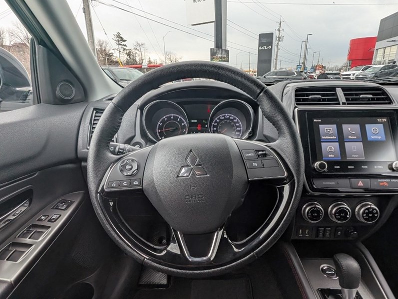 2023 Mitsubishi RVR SEL AWC