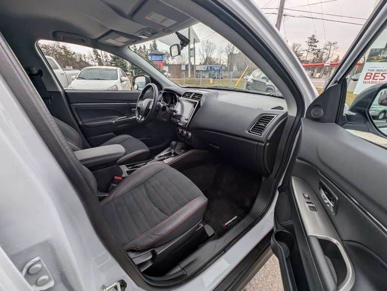 2023 Mitsubishi RVR SEL AWC