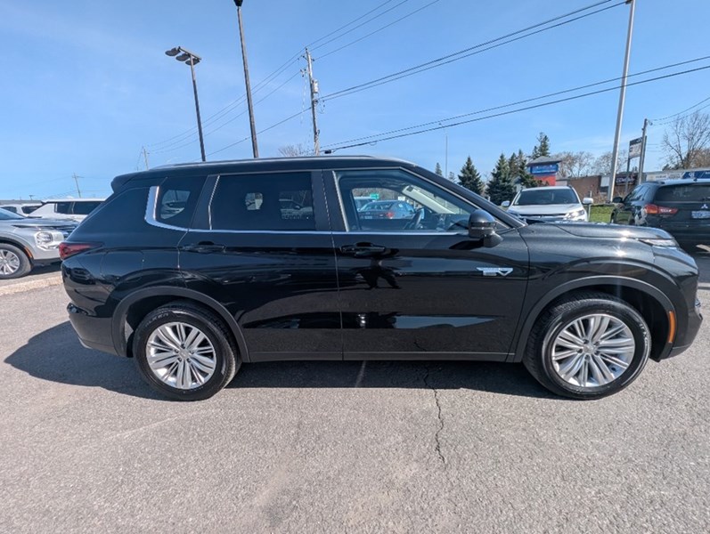 2024 Mitsubishi Outlander Plug-In Hybrid LE S-AWC