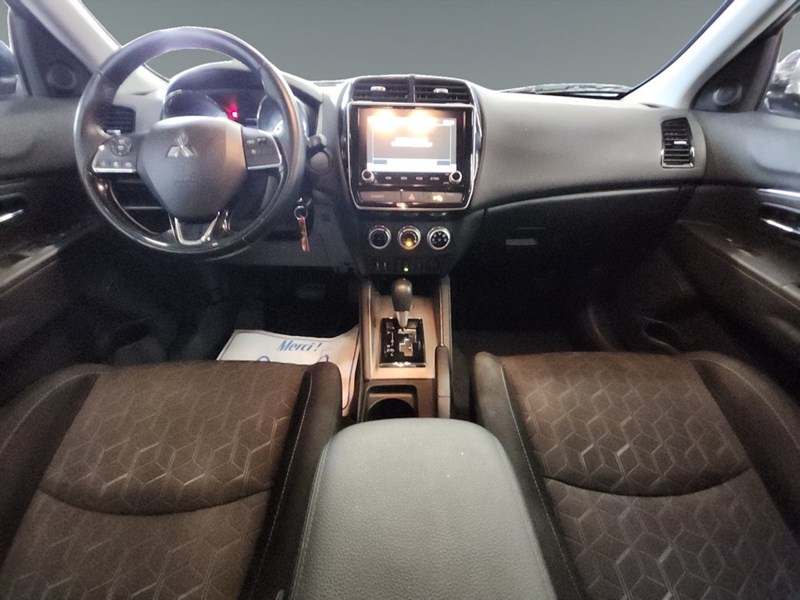 2021 Mitsubishi RVR SE FWD