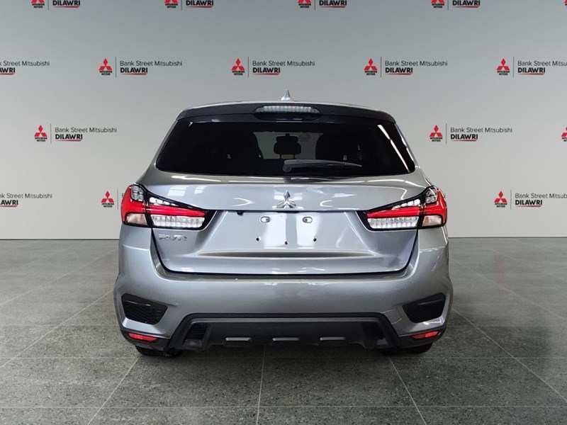 2021 Mitsubishi RVR SE FWD