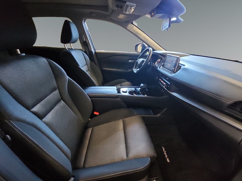 2025 Nissan Rogue AWD SV Moonroof