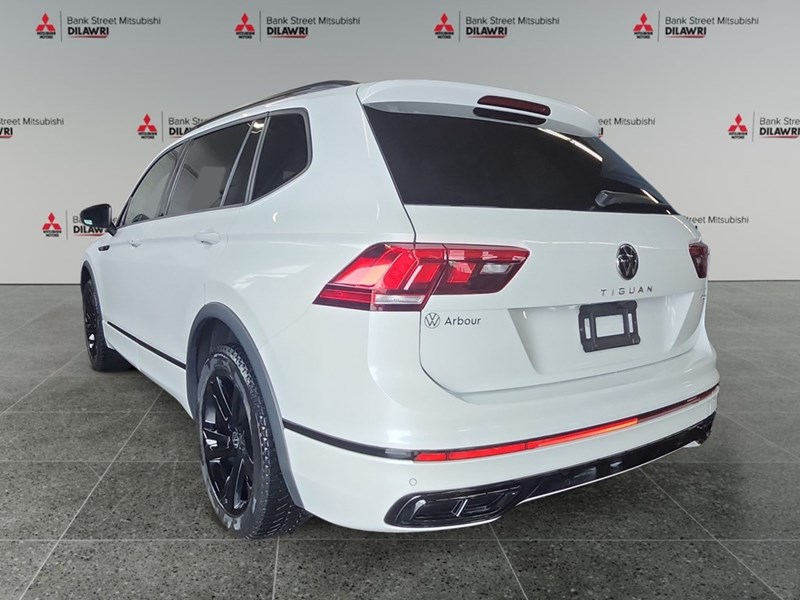 2024 Volkswagen Tiguan Comfortline R-Line Black Edition 4MOTION