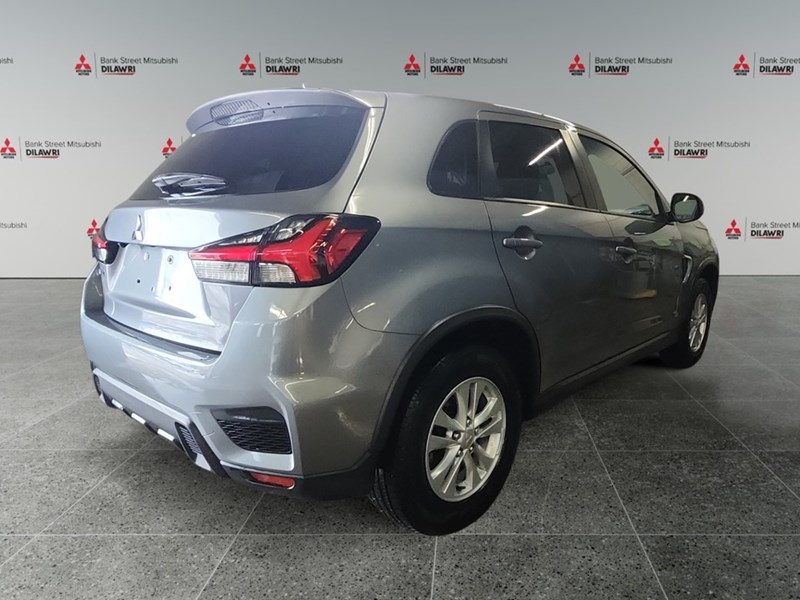 2021 Mitsubishi RVR SE FWD