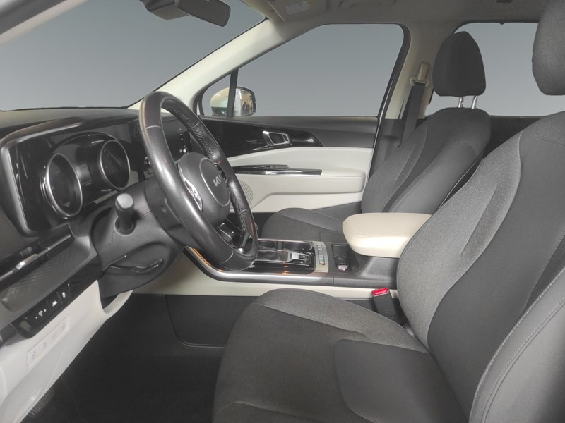 2023 Kia Carnival LX+ FWD