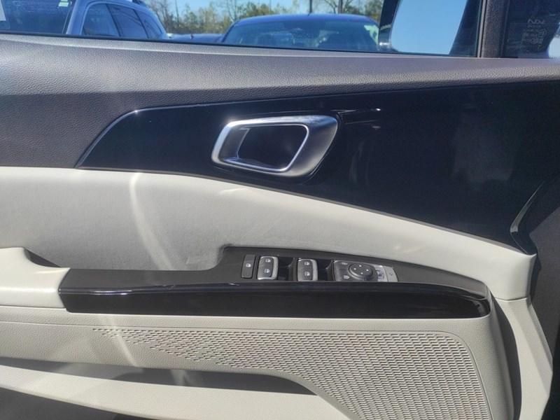 2023 Kia Carnival EX FWD