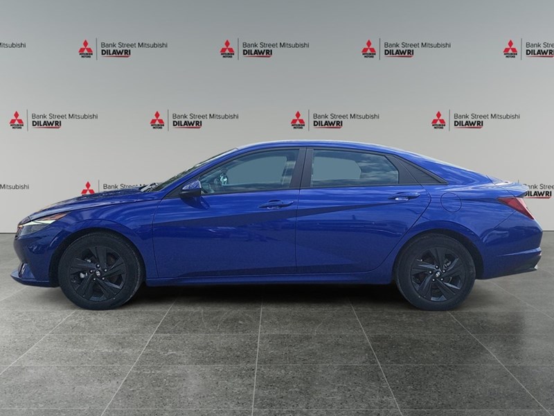 2022 Hyundai Elantra Preferred IVT