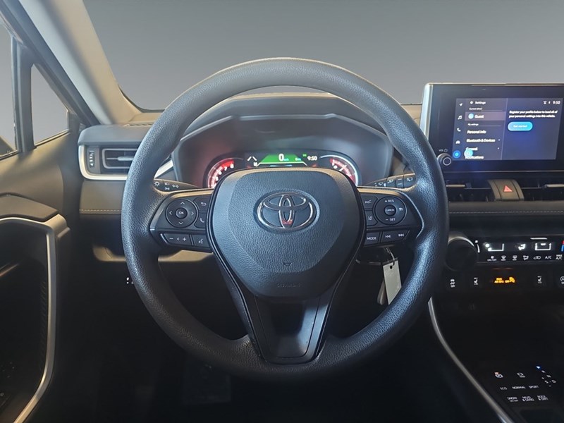 2025 Toyota RAV4 LE AWD