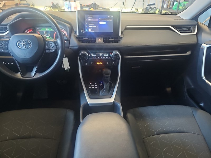 2025 Toyota RAV4 LE AWD
