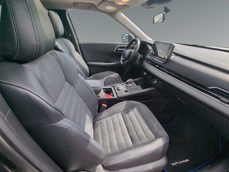 2025 Mitsubishi Outlander Plug-In Hybrid LE S-AWC
