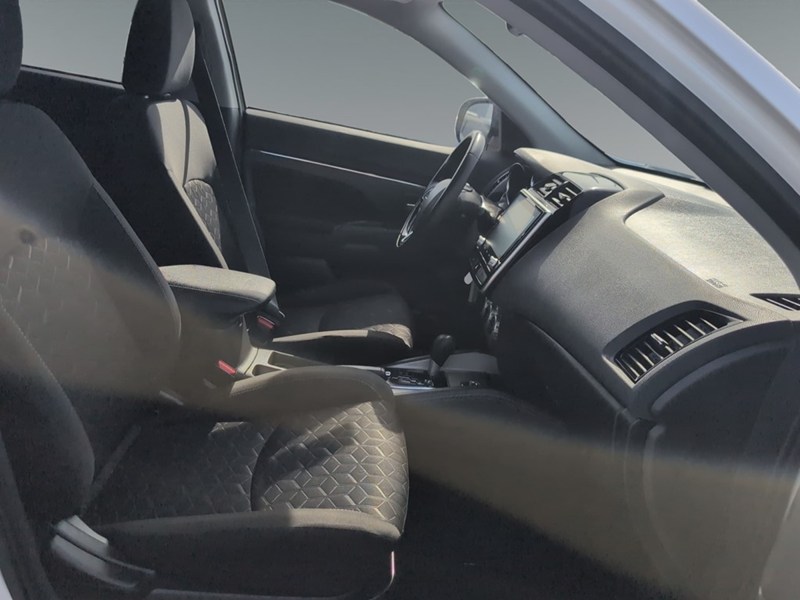 2020 Mitsubishi RVR SE AWC