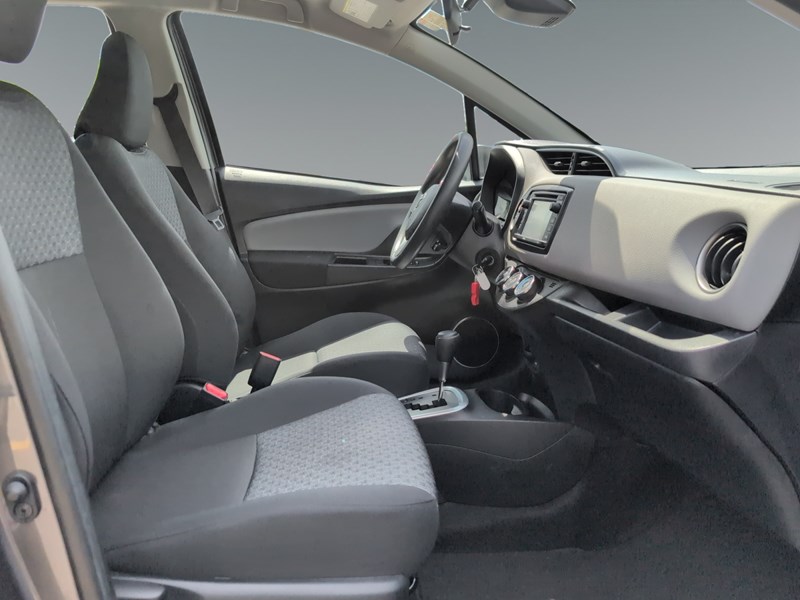 2017 Toyota Yaris 5dr HB Auto LE