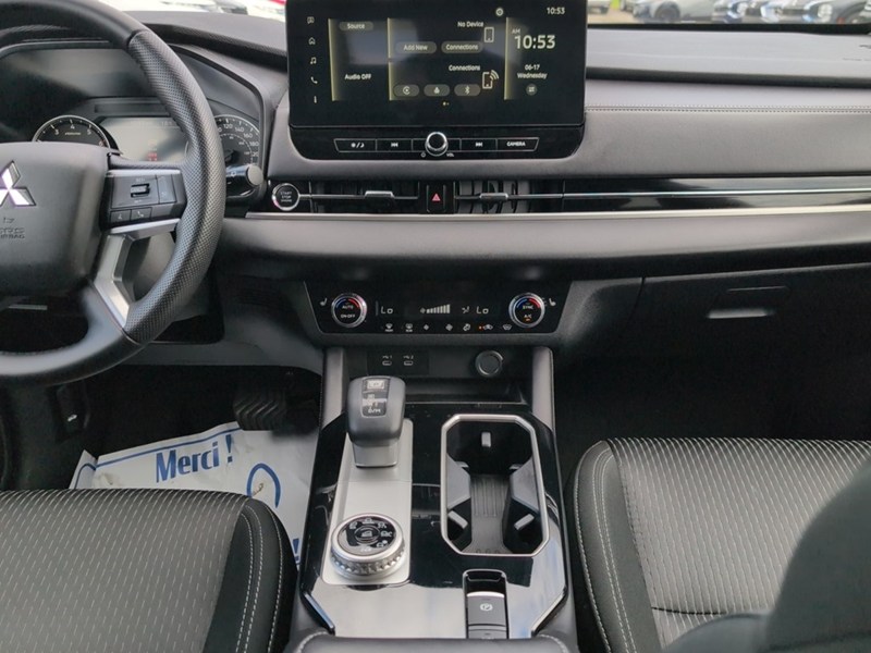 2025 Mitsubishi Outlander ES S-AWC