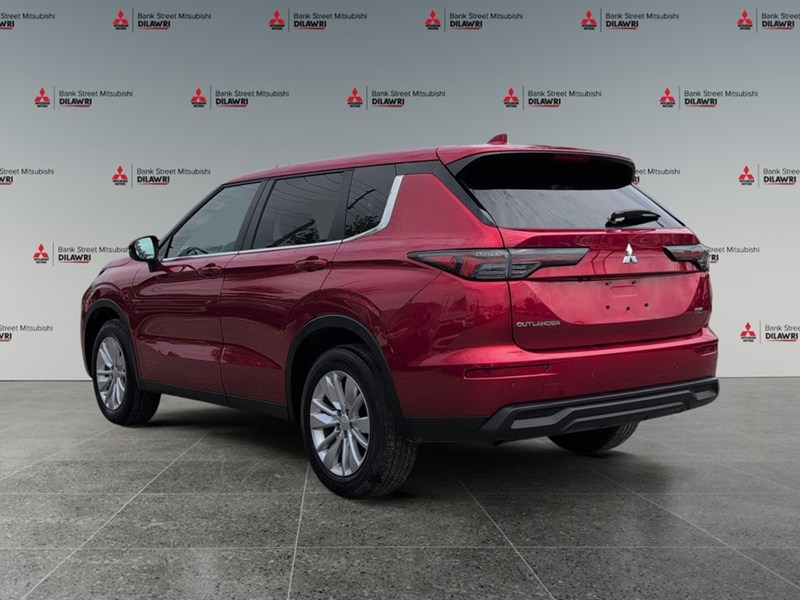 2025 Mitsubishi Outlander ES S-AWC