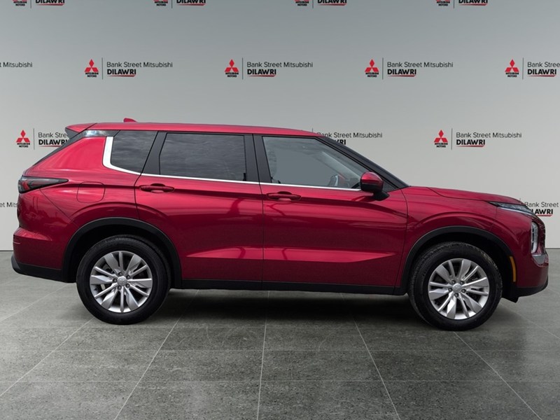2025 Mitsubishi Outlander ES S-AWC