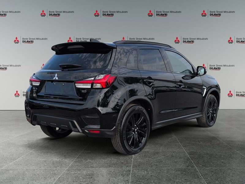 2022 Mitsubishi RVR LE AWC