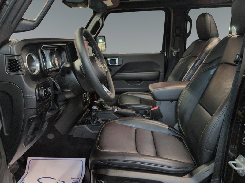 2025 Jeep Wrangler Sahara 4 Door 4x4/LOADED with one touch SKYTOP!