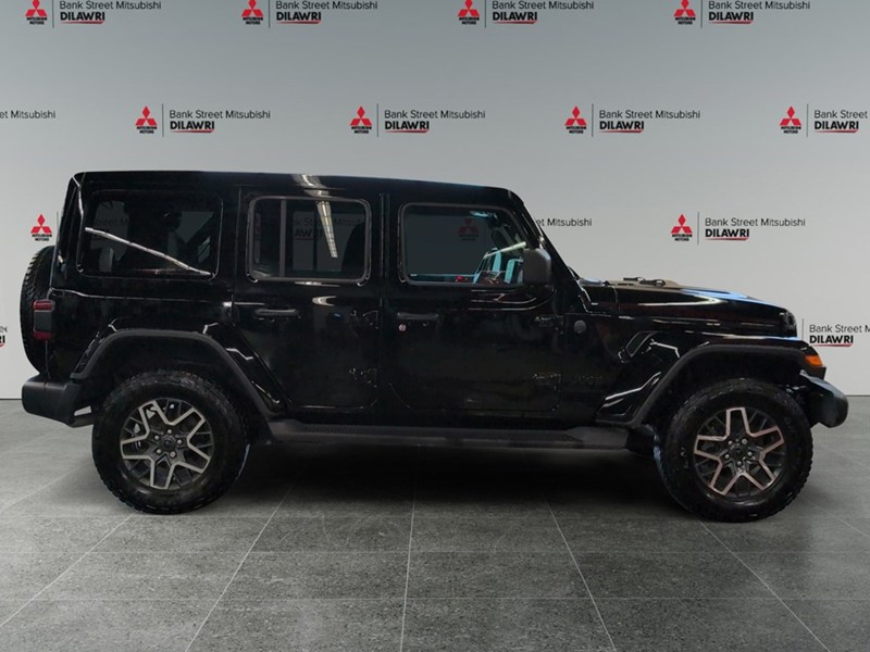 2025 Jeep Wrangler Sahara 4 Door 4x4/LOADED with one touch SKYTOP!