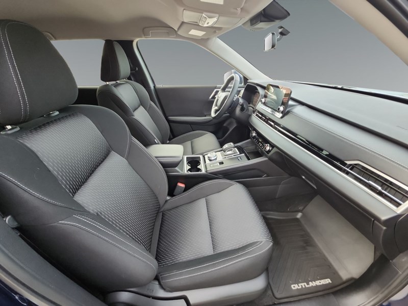 2025 Mitsubishi Outlander Plug-In Hybrid ES S-AWC