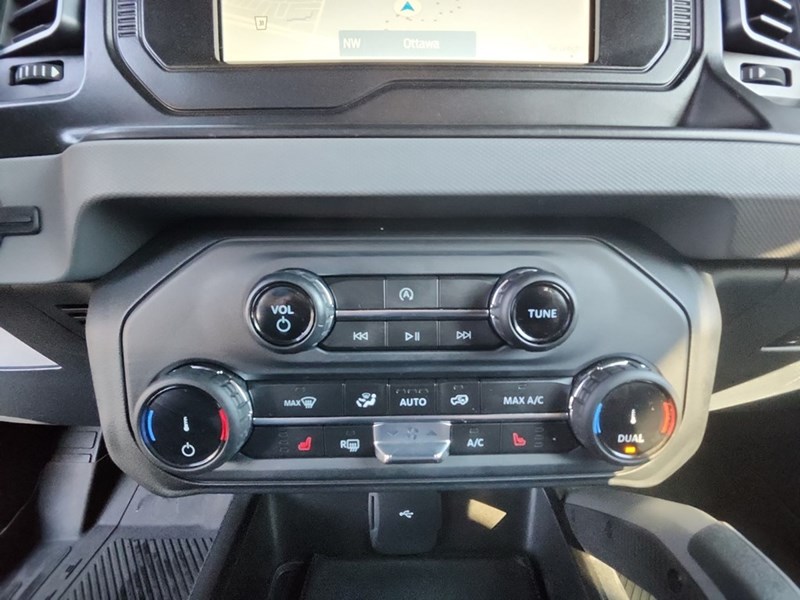 2022 Ford Bronco Big Bend 4 Door 4x4/Automatic transmission