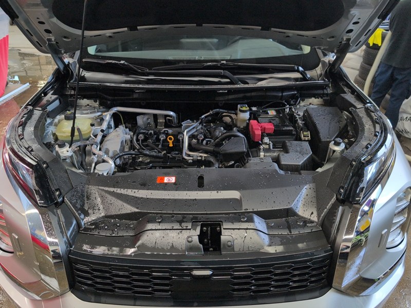 2024 Mitsubishi Outlander ES S-AWC