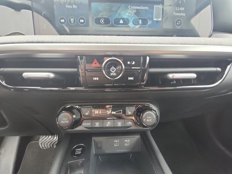 2025 Nissan Kicks SV AWD