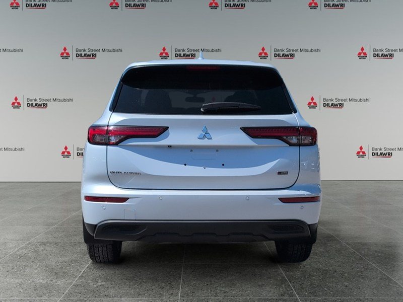 2023 Mitsubishi Outlander ES S-AWC