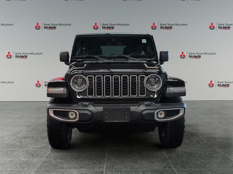 2025 Jeep Wrangler Sahara 4 Door 4x4/LOADED with one touch SKYTOP!