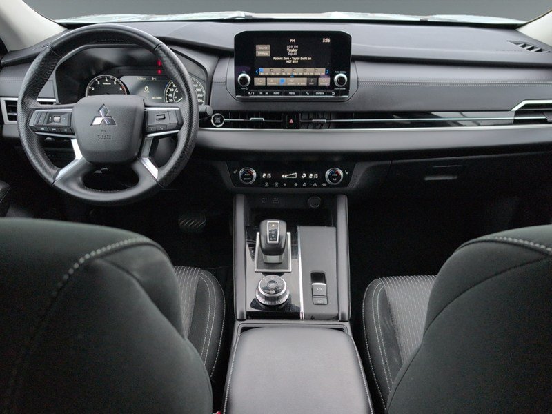 2024 Mitsubishi Outlander ES S-AWC