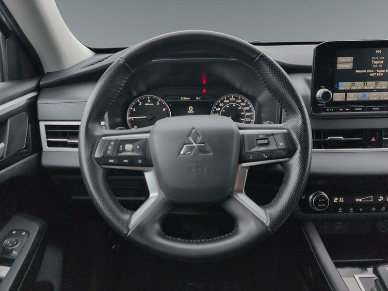 2024 Mitsubishi Outlander ES S-AWC