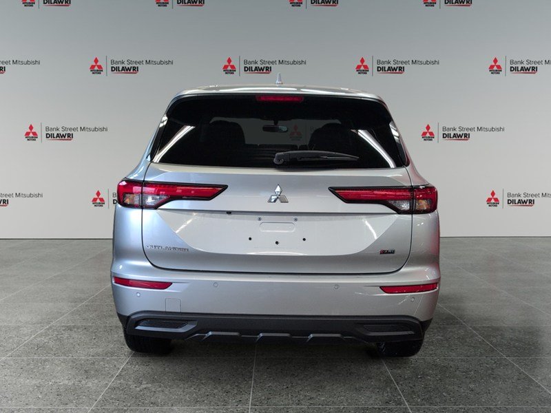 2024 Mitsubishi Outlander ES S-AWC