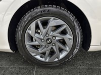 2025 Hyundai Elantra Preferred IVT