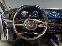 2025 Hyundai Elantra Luxury IVT