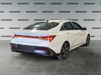 2025 Hyundai Elantra Luxury IVT