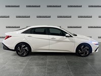 2025 Hyundai Elantra Luxury IVT