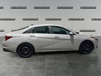 2023 Hyundai Elantra Luxury IVT w/Two-Tone Interior