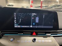 2023 Hyundai Elantra Luxury IVT w/Two-Tone Interior