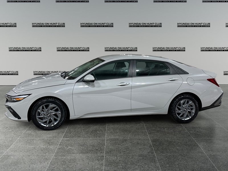 2025 Hyundai Elantra Preferred IVT