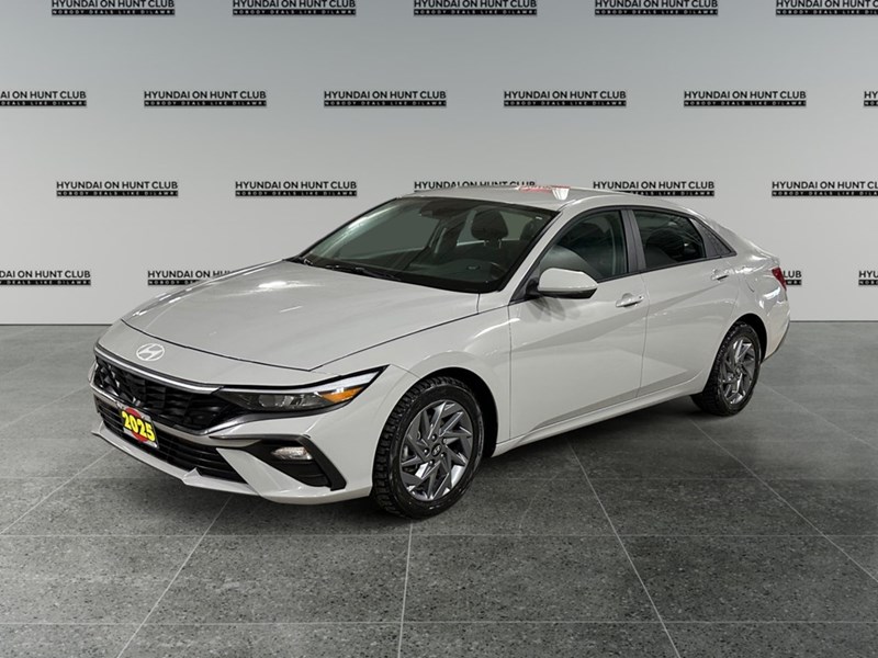 2025 Hyundai Elantra Preferred IVT